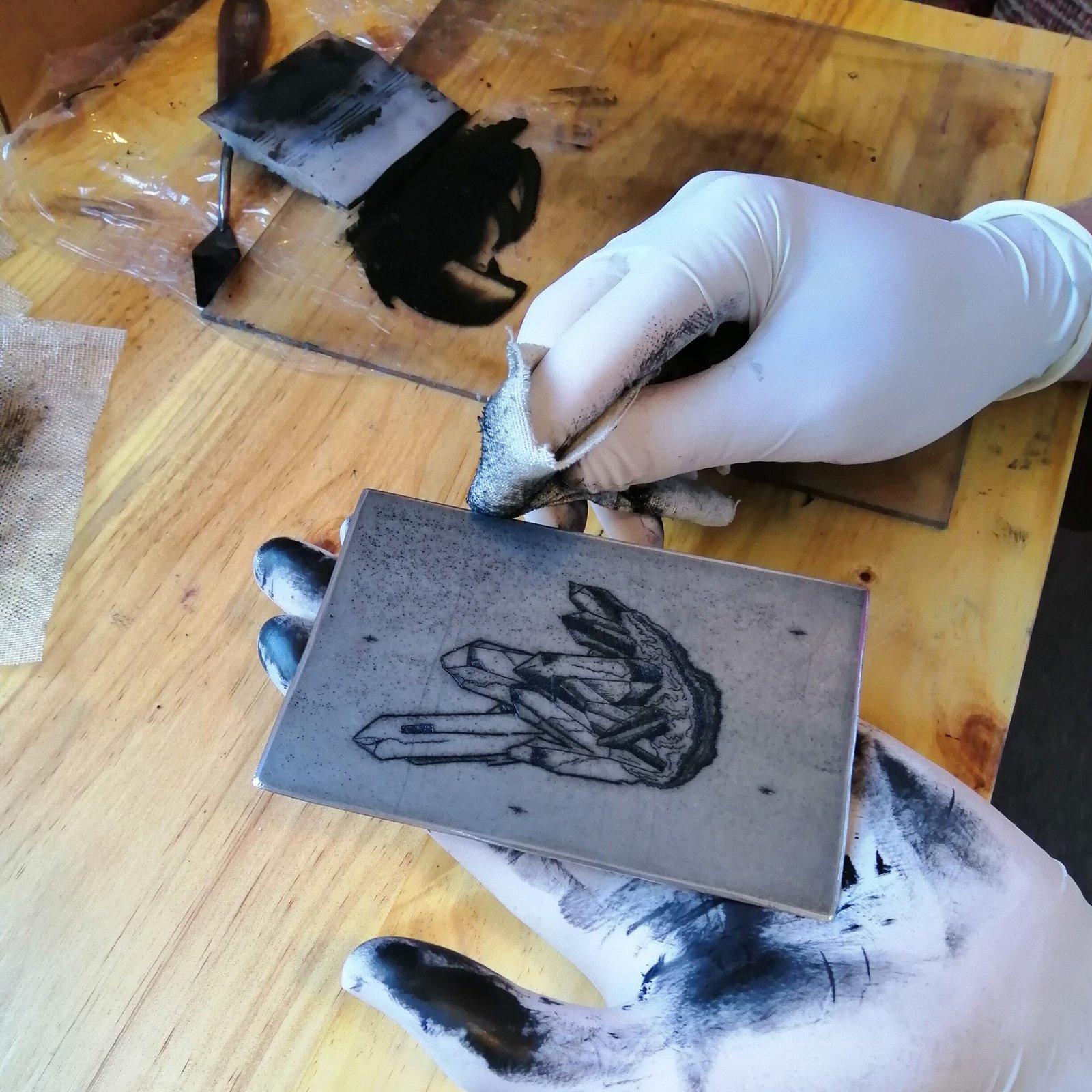 ¿Qué es el grabado? Técnicas y clases de grabado artístico en Málaga | Axárquica