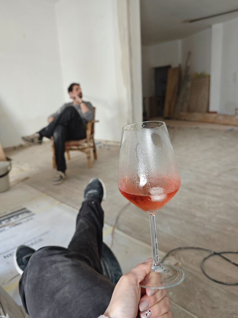 wine and art in velez malaga