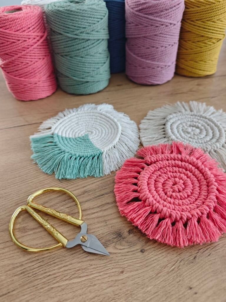 macramé mensual group