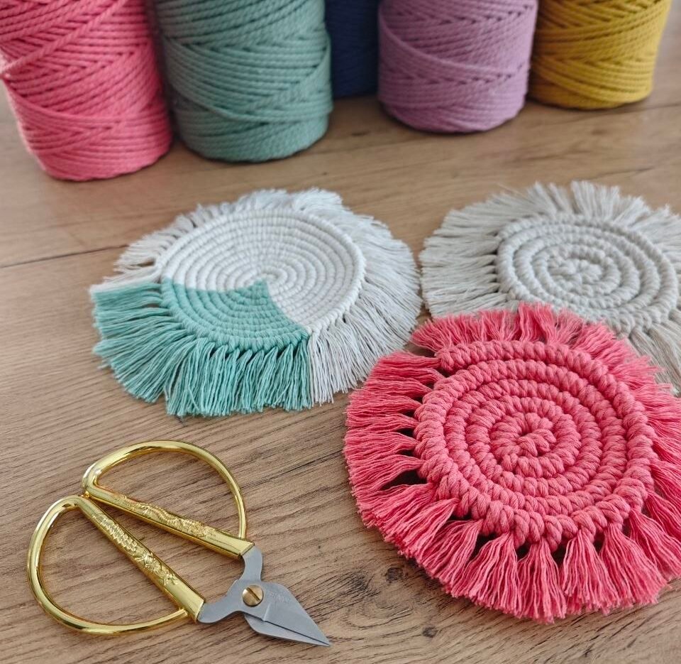 macramé mensual group